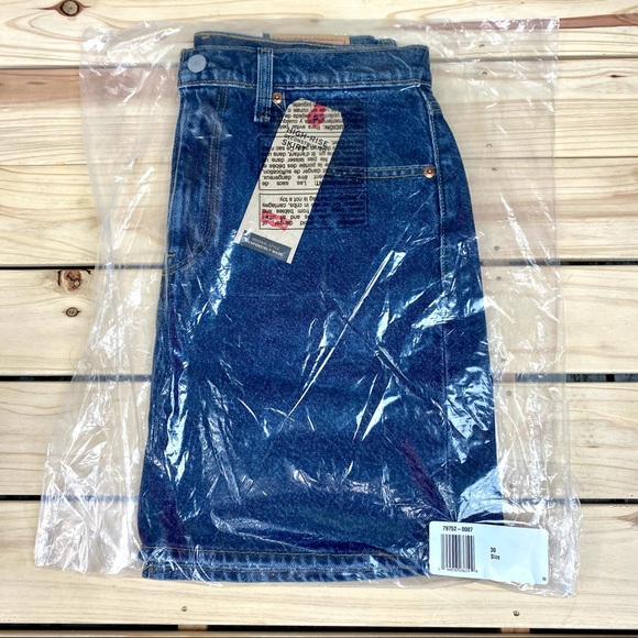 Levi’s High Rise Denim Mini Skirt - Picture 7 of 8